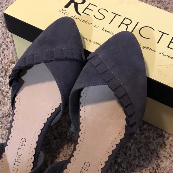 Grey Girly Grand Sandal - Picture 2 of 10